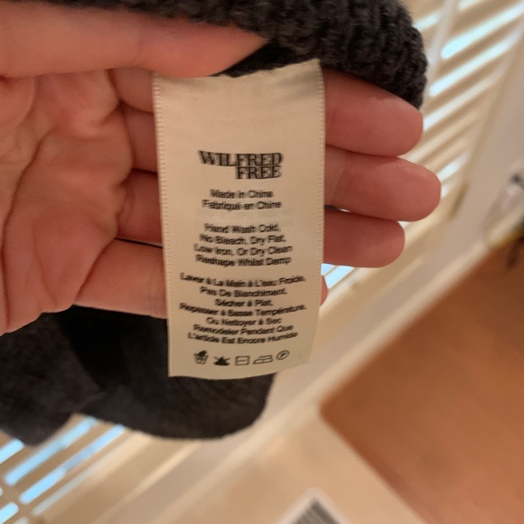 Aritzia Wilfred Free Wolter Sweater - Picture 8 of 9